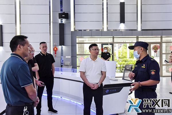 顾先林到市应急指挥中心调研督导时强调 抓实抓细防汛减灾工作 全力打好安全度汛硬仗(图2)