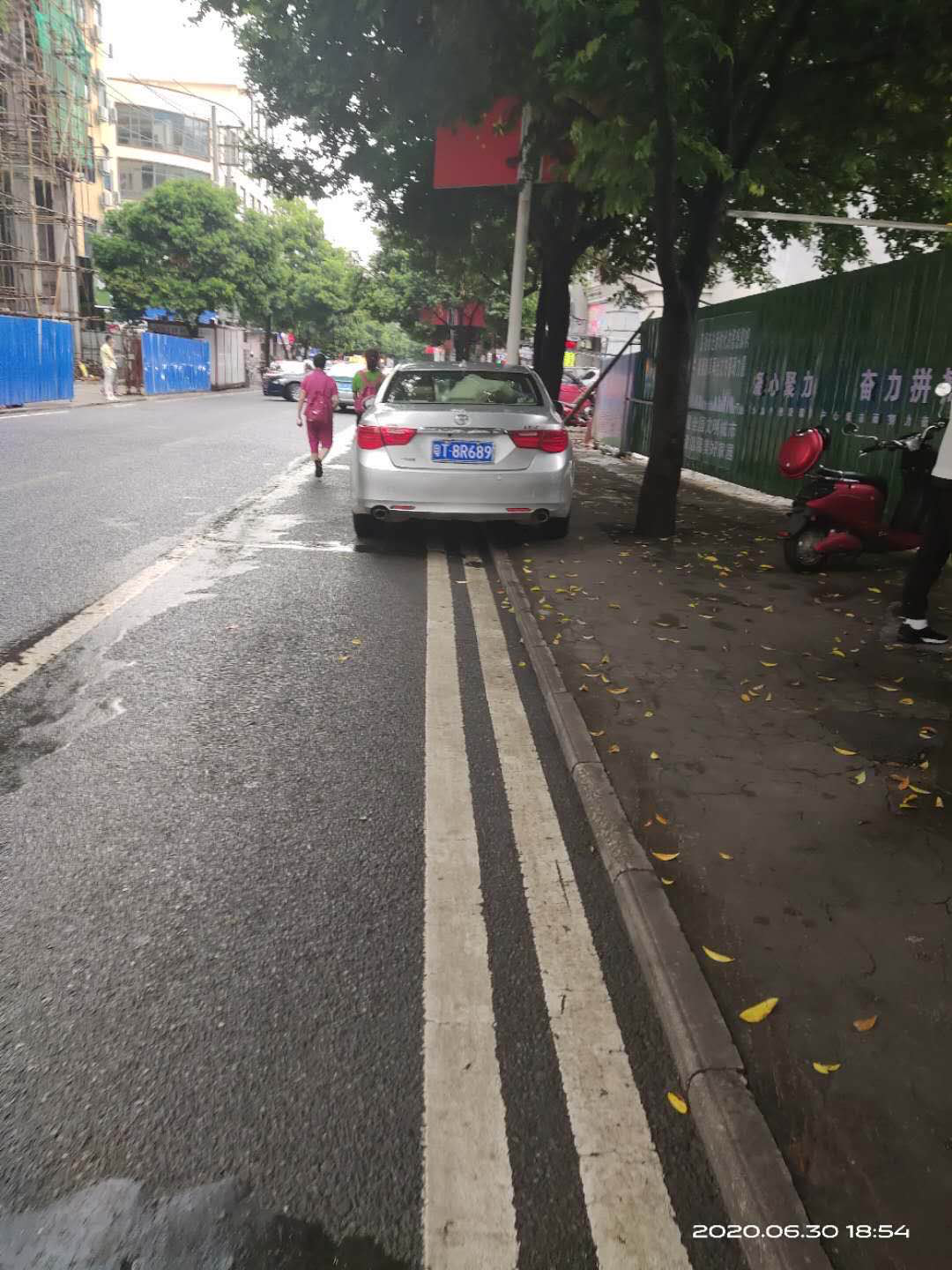 曝光台│乱停乱放、强行加塞……兴义这些不文明行为被曝光