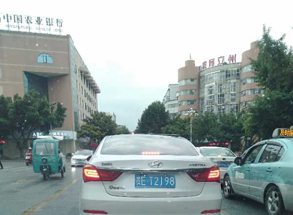 曝光台│乱停乱放、强行加塞……兴义这些不文明行为被曝光