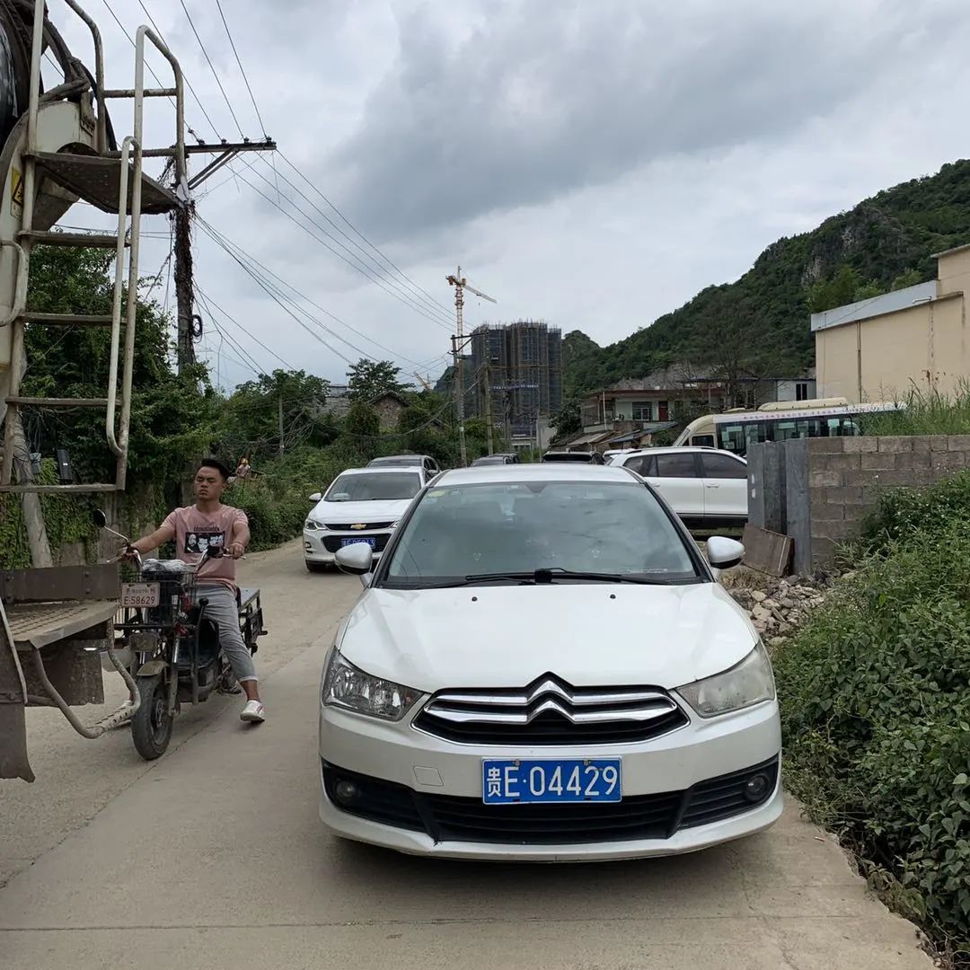 【不文明曝光台】第10期：车辆随意违停、任性加塞，公共场所不文明行为？曝光！！