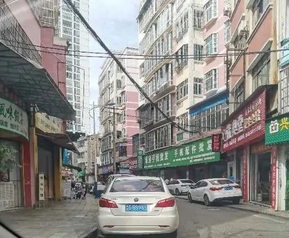 【不文明曝光台】第10期：车辆随意违停、任性加塞，公共场所不文明行为？曝光！！