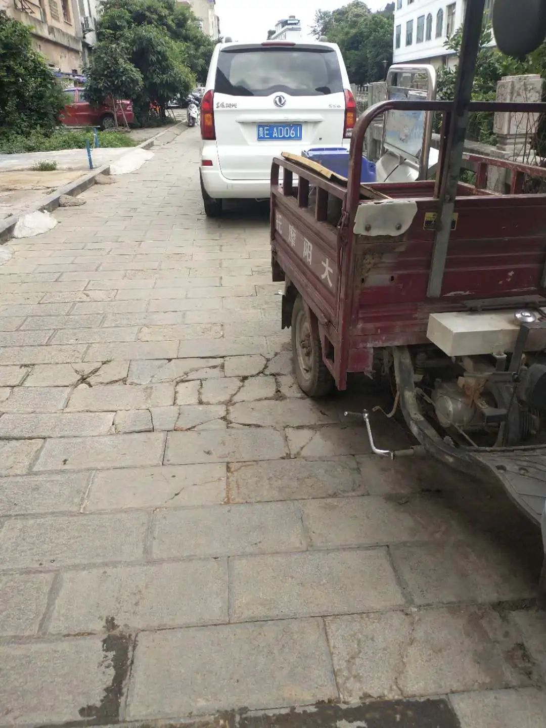 【不文明曝光台】第10期：车辆随意违停、任性加塞，公共场所不文明行为？曝光！！