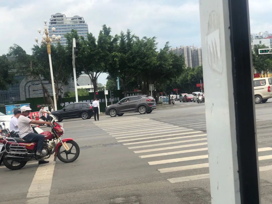 【不文明曝光台】第10期：车辆随意违停、任性加塞，公共场所不文明行为？曝光！！