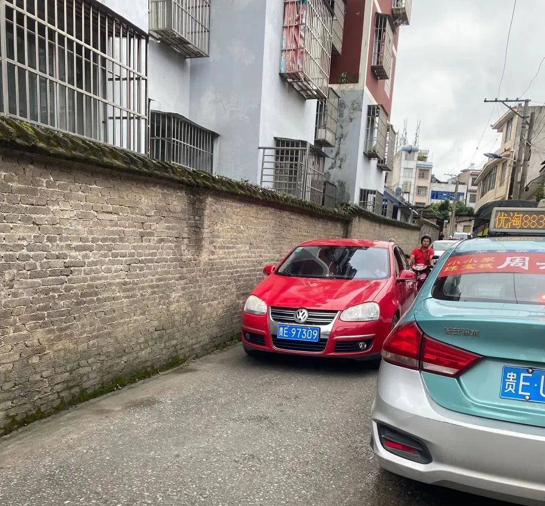 【不文明曝光台】第10期：车辆随意违停、任性加塞，公共场所不文明行为？曝光！！