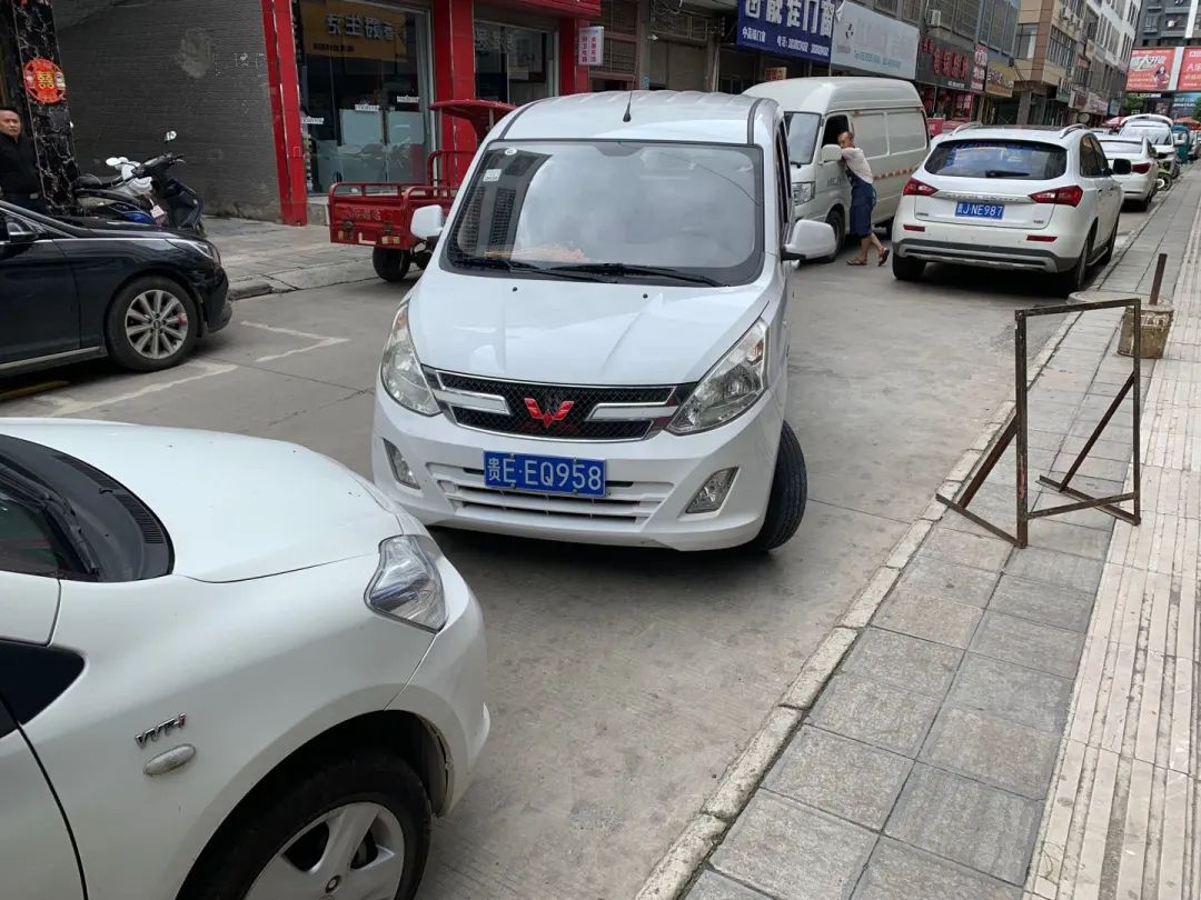 【不文明曝光台】第10期：车辆随意违停、任性加塞，公共场所不文明行为？曝光！！