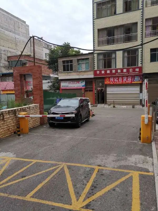 【不文明曝光台】第10期：车辆随意违停、任性加塞，公共场所不文明行为？曝光！！