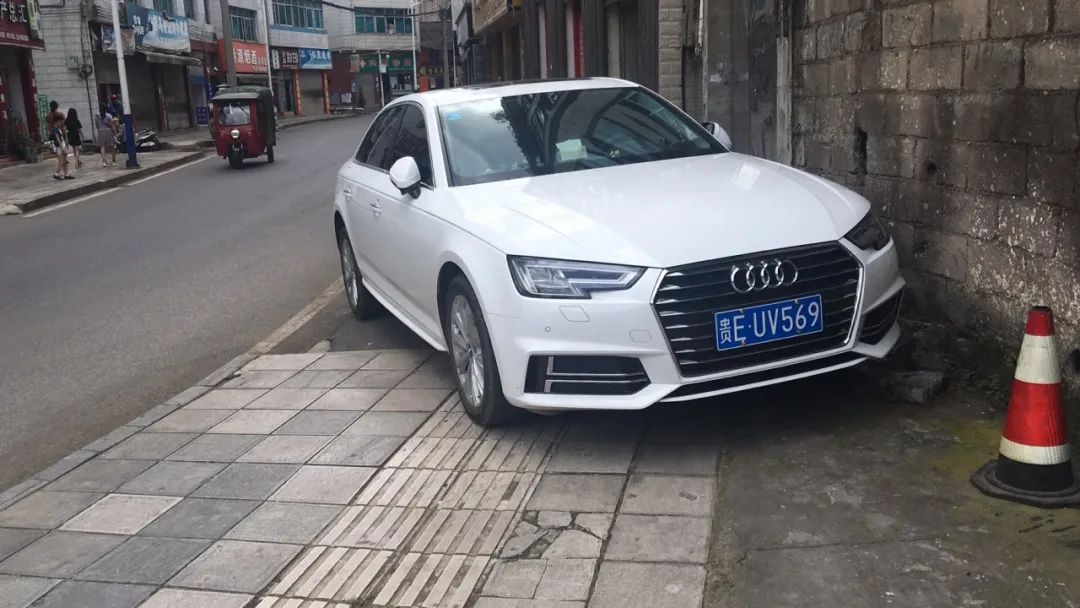 【不文明曝光台】第10期：车辆随意违停、任性加塞，公共场所不文明行为？曝光！！