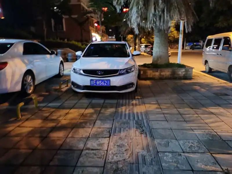 【不文明曝光台】第10期：车辆随意违停、任性加塞，公共场所不文明行为？曝光！！