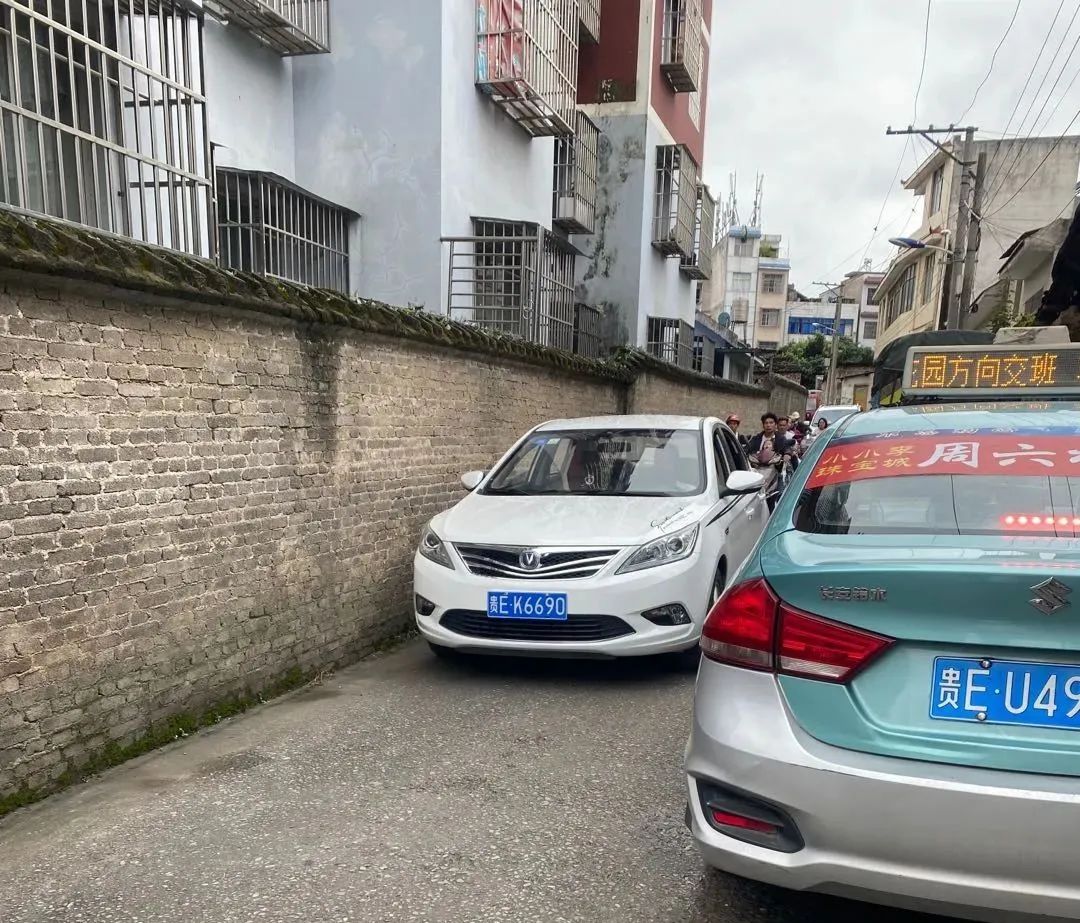 【不文明曝光台】第10期：车辆随意违停、任性加塞，公共场所不文明行为？曝光！！