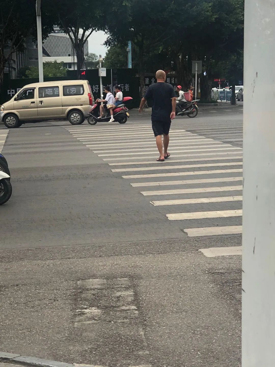 【不文明曝光台】第10期：车辆随意违停、任性加塞，公共场所不文明行为？曝光！！