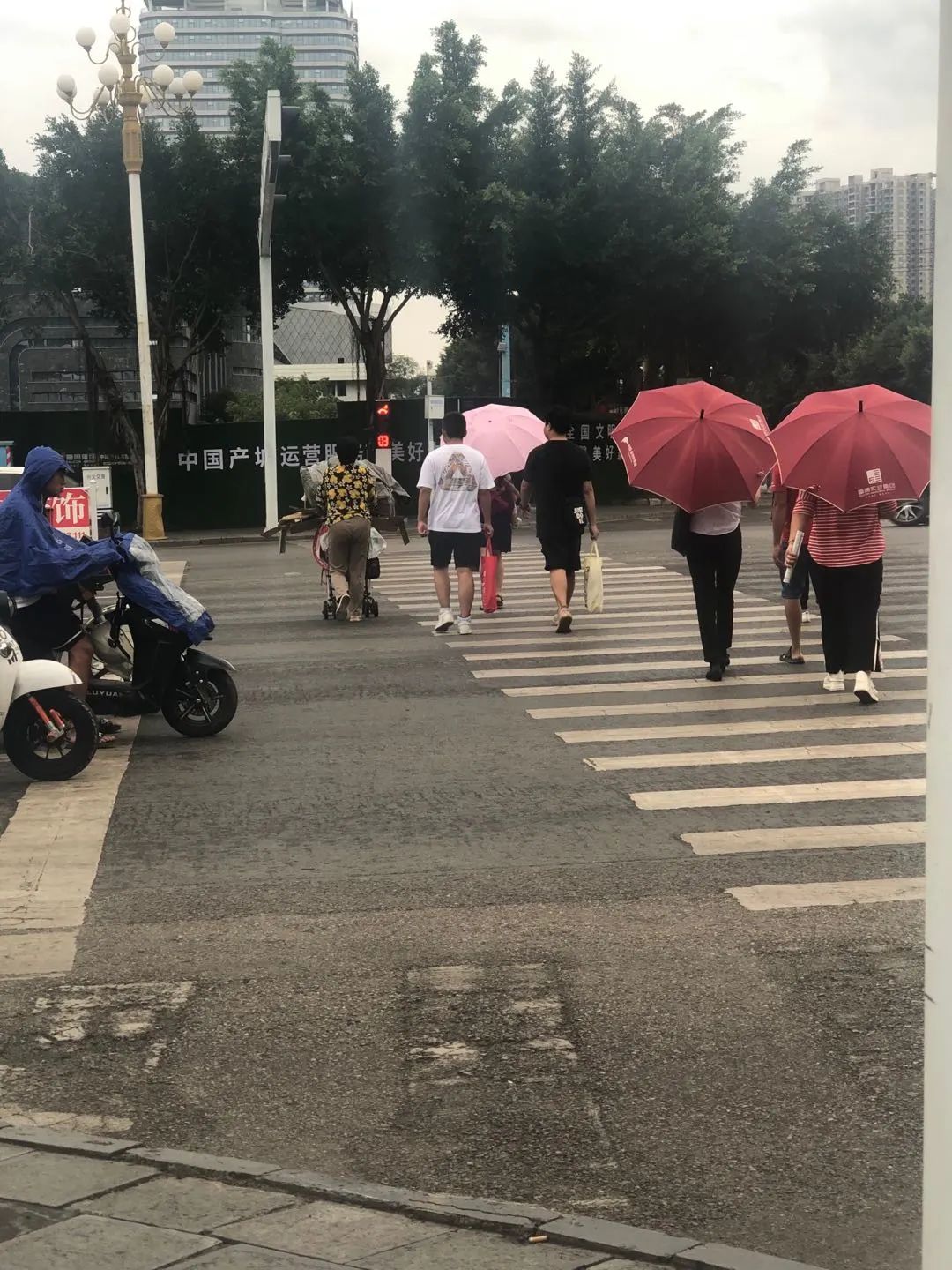 【不文明曝光台】第10期：车辆随意违停、任性加塞，公共场所不文明行为？曝光！！