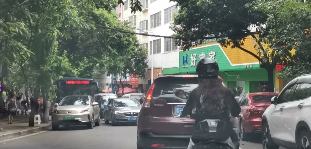 【不文明曝光台】第10期：车辆随意违停、任性加塞，公共场所不文明行为？曝光！！