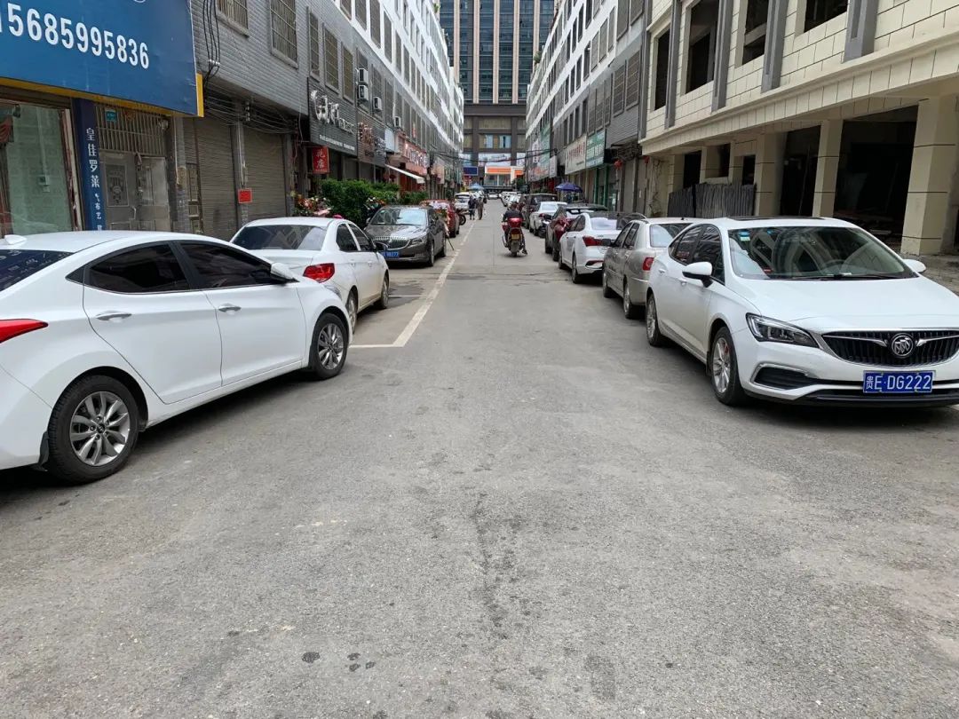 【不文明曝光台】第10期：车辆随意违停、任性加塞，公共场所不文明行为？曝光！！