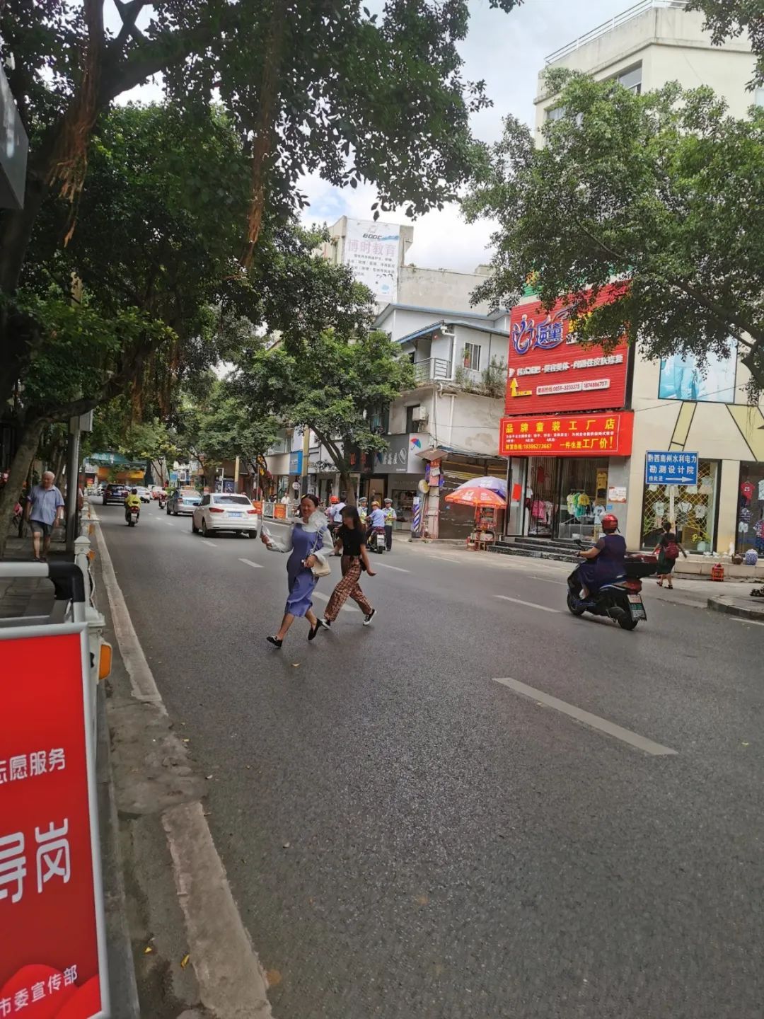 【不文明曝光台】第10期：车辆随意违停、任性加塞，公共场所不文明行为？曝光！！