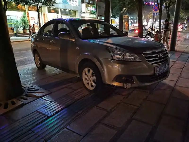 【不文明曝光台】第10期：车辆随意违停、任性加塞，公共场所不文明行为？曝光！！