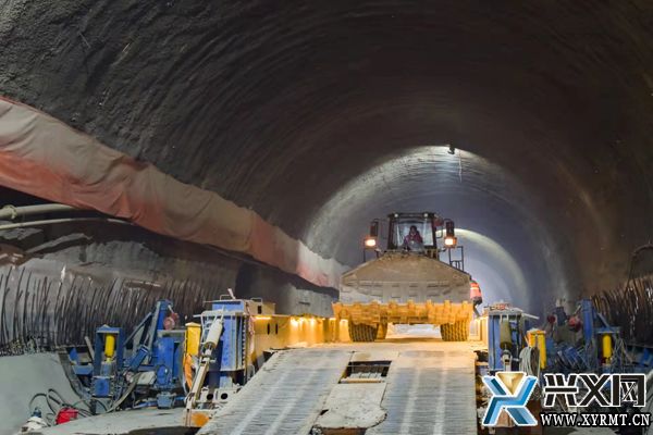 【辉煌四十年 奋进黔西南】兴义：建设超过百万人口中心城市(图1)