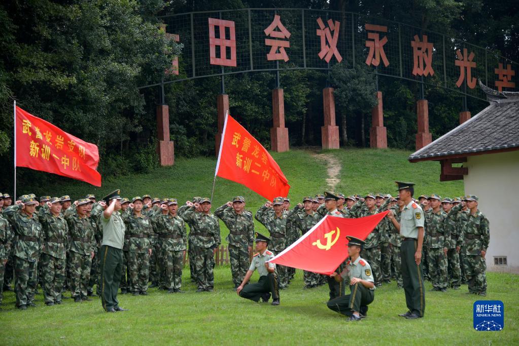 奋进新征程 建功新时代·非凡十年丨中国特色强军之路的时代答卷——新时代推进国防和军队建设述评(图4) 奋进新征程 建功新时代·非凡十年丨中国特色强军之路的时代答卷——新时代推进国防和军队建设述评(图4)