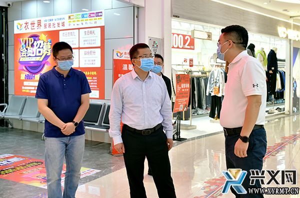顾先林采取“四不两直”方式到相关街道暗访督导安全稳定反馈问题整改工作(图2)