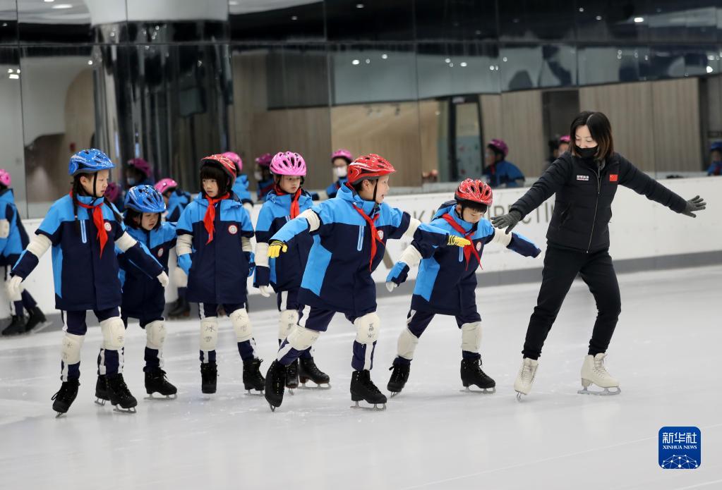 新时代中国调研行·非凡十年看优势丨冰雪盛会，书写下精彩的中国答卷——从北京冬奥会冬残奥会成功举办看中国特色社会主义制度优势(图12)