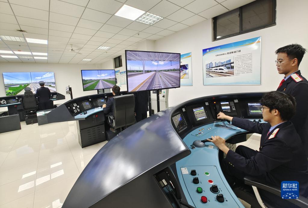 奋进新征程 建功新时代·非凡十年丨十年来中高职学校每年培养千万高素质技术技能人才——专家谈新时代中国职业教育跨越式发展(图6)