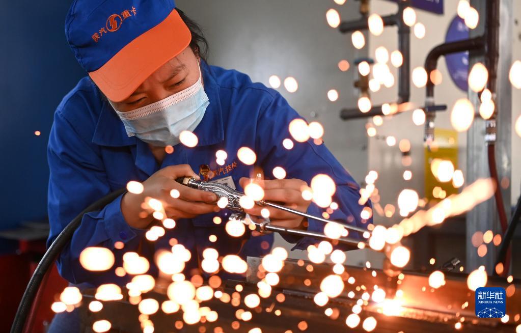 奋进新征程 建功新时代·非凡十年丨十年来中高职学校每年培养千万高素质技术技能人才——专家谈新时代中国职业教育跨越式发展(图5)