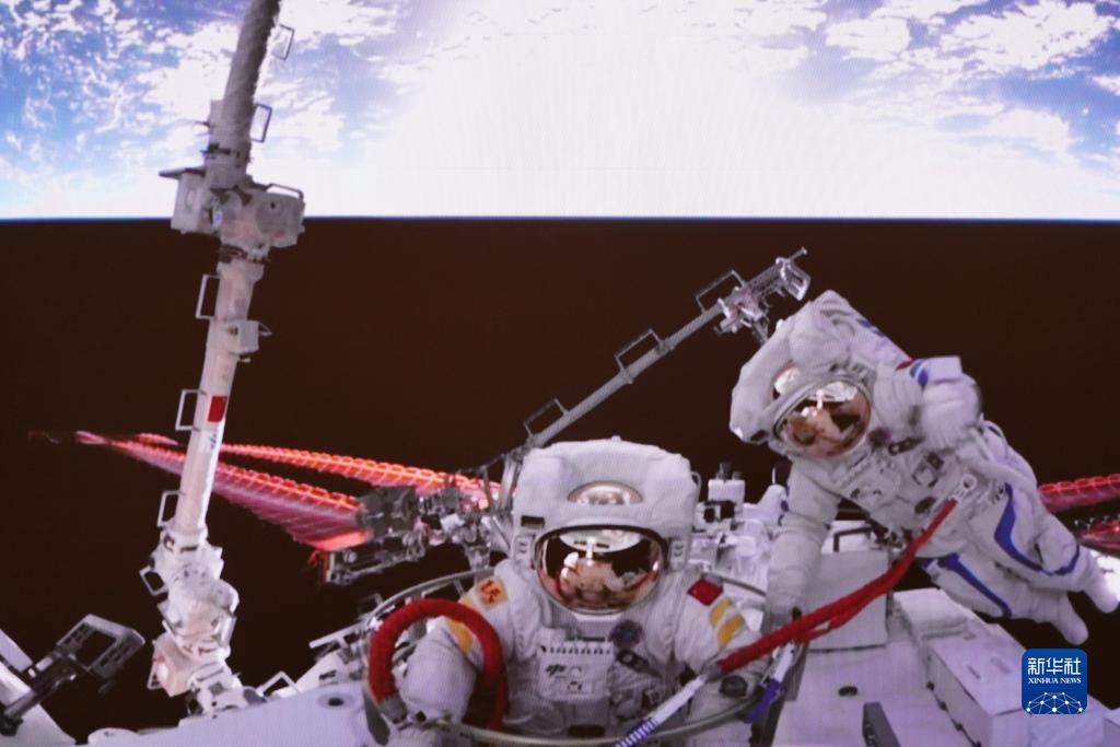 新时代中国调研行·非凡十年看优势|奋力赢得发展新优势——从重大工程建设看中国特色社会主义制度优势(图2) 新时代中国调研行·非凡十年看优势|奋力赢得发展新优势——从重大工程建设看中国特色社会主义制度优势(图2)