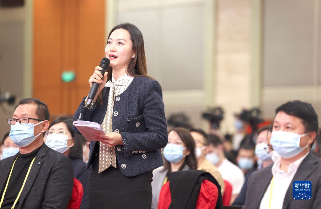 党的二十大新闻中心举行第三场记者招待会 介绍建设更高水平的法治中国有关情况(图10)