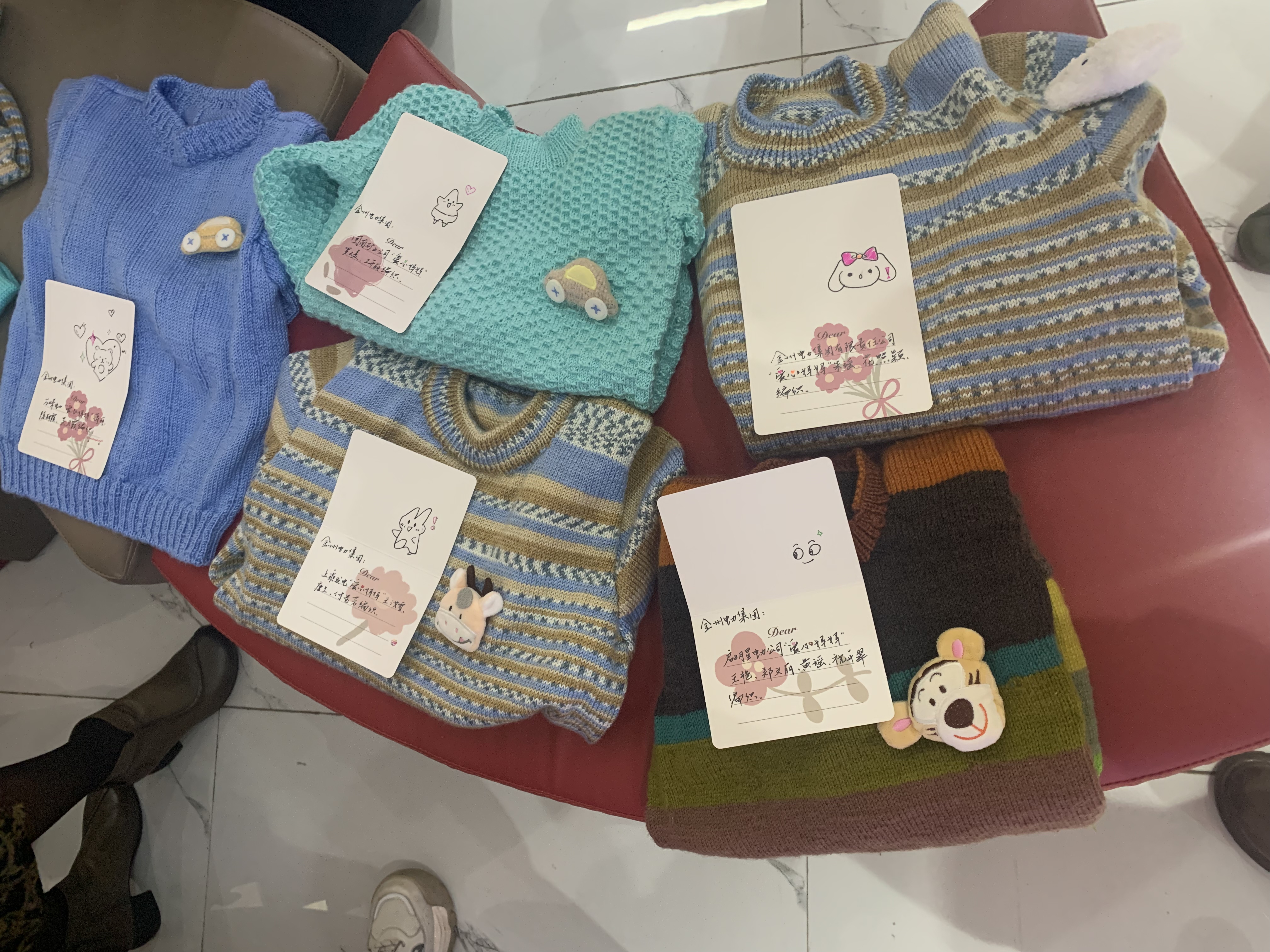 兴义市开展新时代文明实践“爱心妈妈”编织志愿服务活动(图2)