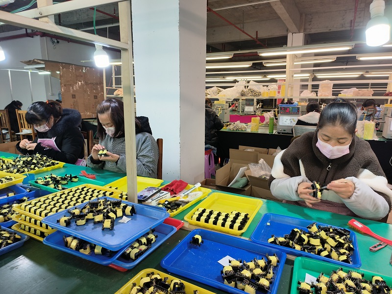 【全面推进乡村振兴】万屯镇：家门口企业助新市民稳岗就业(图2)