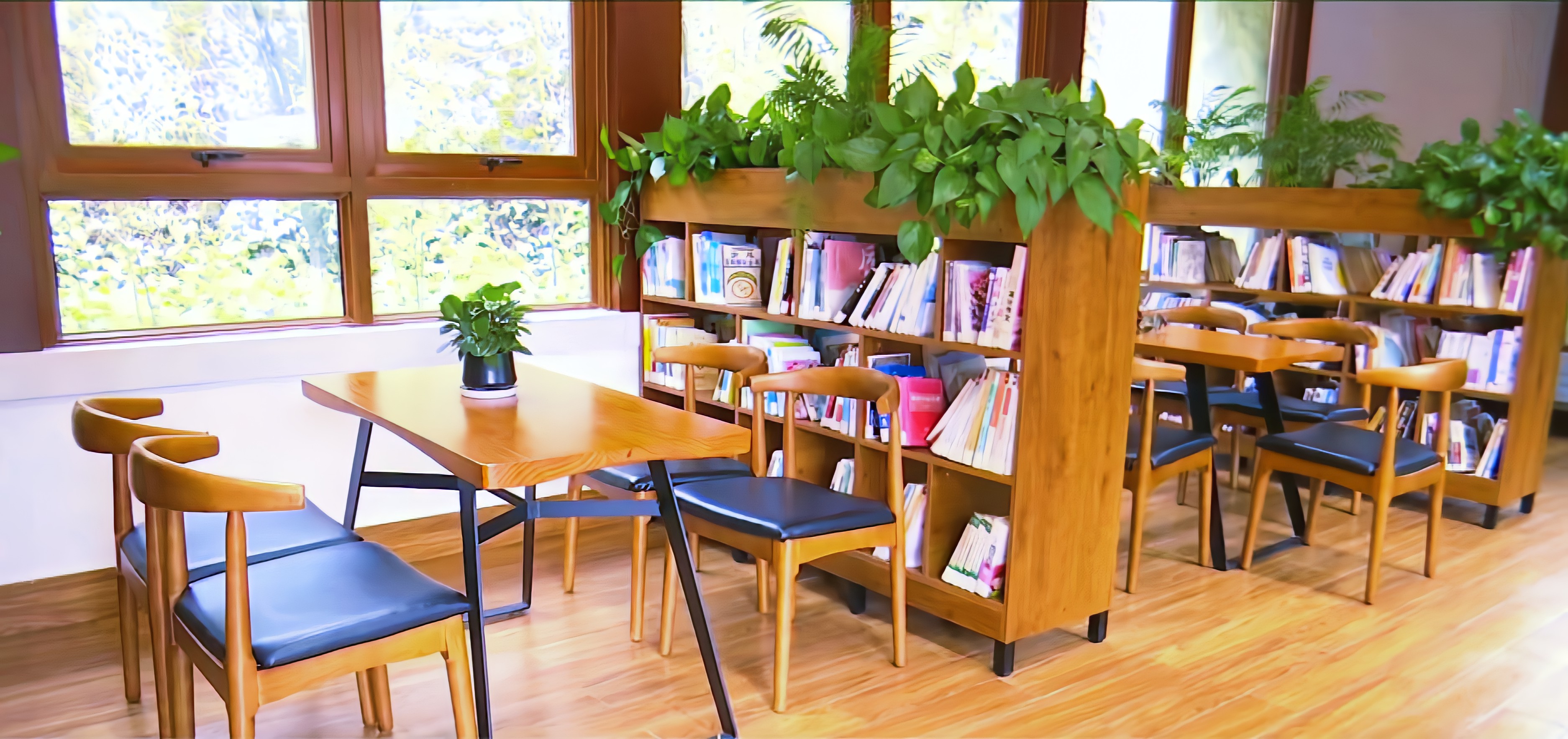 历经整体升级改造装修后,兴义市图书馆迎来了全新的开放,以书香开启