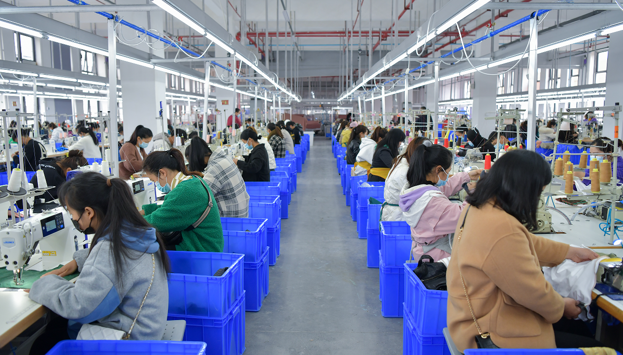 《贵州日报》刊登乾兴平署名文章:坚定信心 勇毅前行 奋力谱写多彩贵州现代化建设新篇章|写在2023年省“两会”召开之际(图20) 3.png