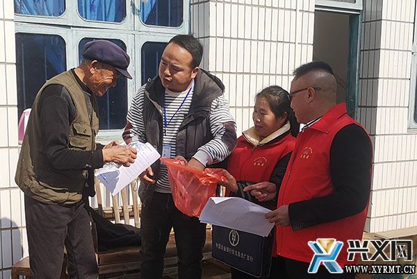【新春走基层】龙广镇:发放“防疫健康包” 真情关爱暖人心(图1) 【新春走基层】龙广镇:发放“防疫健康包” 真情关爱暖人心(图1)
