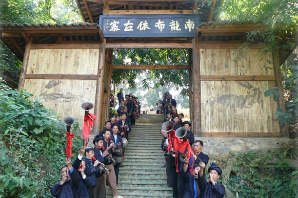 【康养胜地 人文兴义】乡游黔中 · 兴义市 南龙村 | 收集春日田园,做客布依人家_兴义网