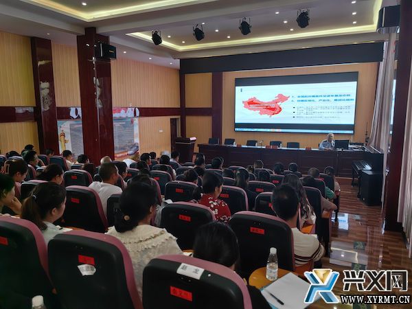 市公安局反诈中心反诈宣传走进泥凼镇(图1)