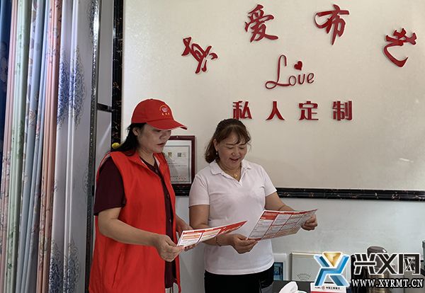 市人大常委会机关开展法治宣传进社区活动(图1)