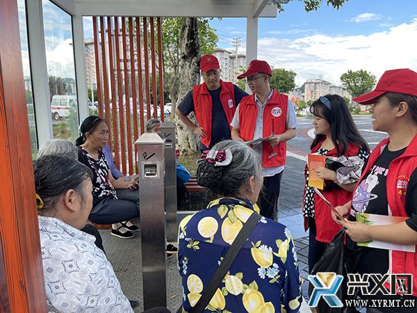 市人大常委会机关开展未成年人防范电信网络诈骗宣传活动(图2)