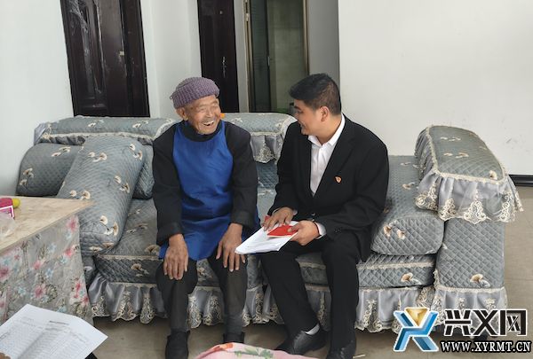 楼纳村:“送教送学”上门传党声 促进主题教育全覆盖(图1) 楼纳村:“送教送学”上门传党声 促进主题教育全覆盖(图1)