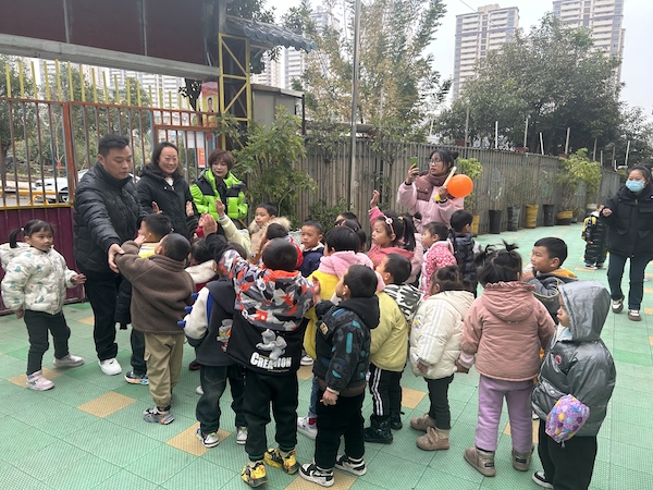 “善行贵州·益童乐园”阿泥站点举办“预防拐骗 健康成长”主题活动(图2) “善行贵州·益童乐园”阿泥站点举办“预防拐骗 健康成长”主题活动(图2)