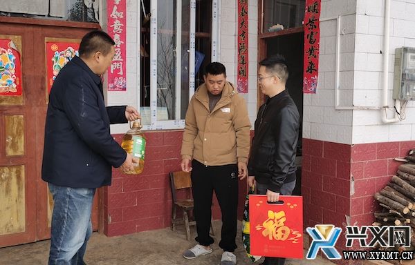 兴义市人大常委会机关开展2024年元旦春节“两节”期间爱国卫生专项活动(图2)