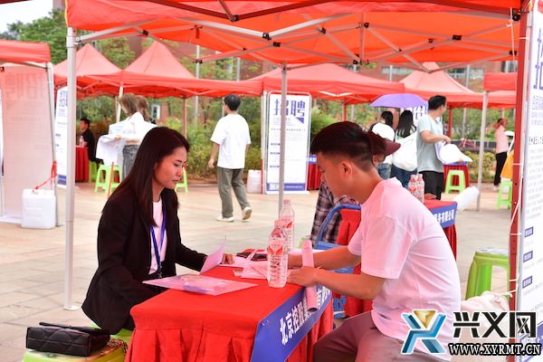 2024年“筑人才·强省会”高校毕业生留筑行动校园招聘会举行(图4)
