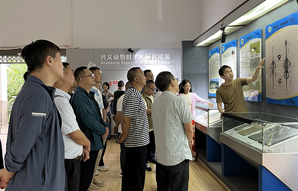 以康养之名 礼敬人才——兴义市2024年优秀专家人才代表康养疗休活动举行(图2) 以康养之名 礼敬人才——兴义市2024年优秀专家人才代表康养疗休活动举行(图2)