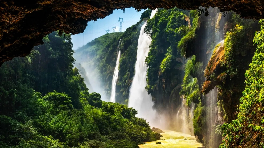 国庆假期兴义马岭河峡谷景区持续火爆(图3)