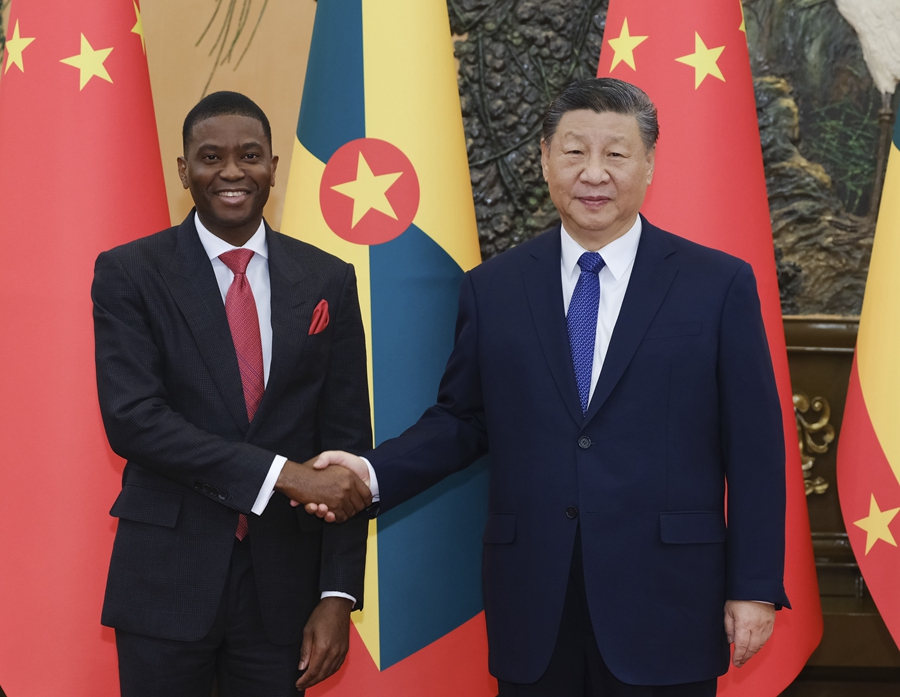习近平会见格林纳达总理米切尔(图1)