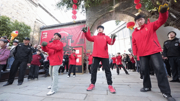 文化中国行·镜头里的非遗年｜线狮少年舞新春(图5)