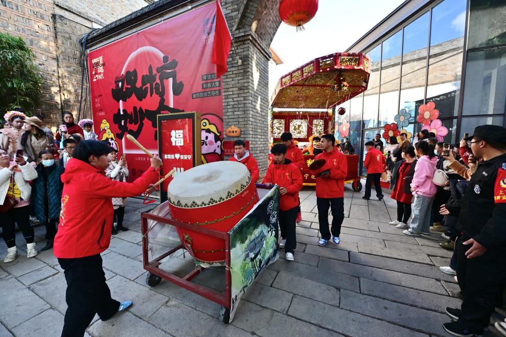文化中国行·镜头里的非遗年｜线狮少年舞新春(图7)