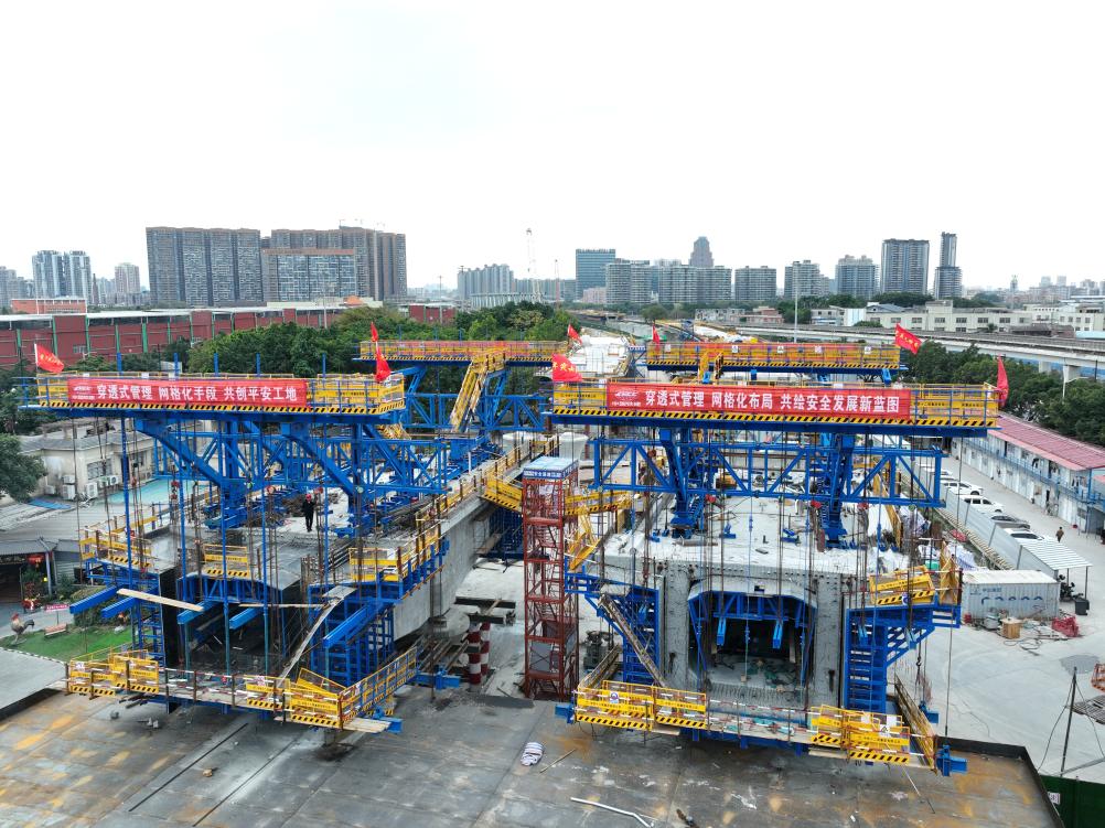 打开发展新天地——各地春节后首个工作日开工见闻(图1)