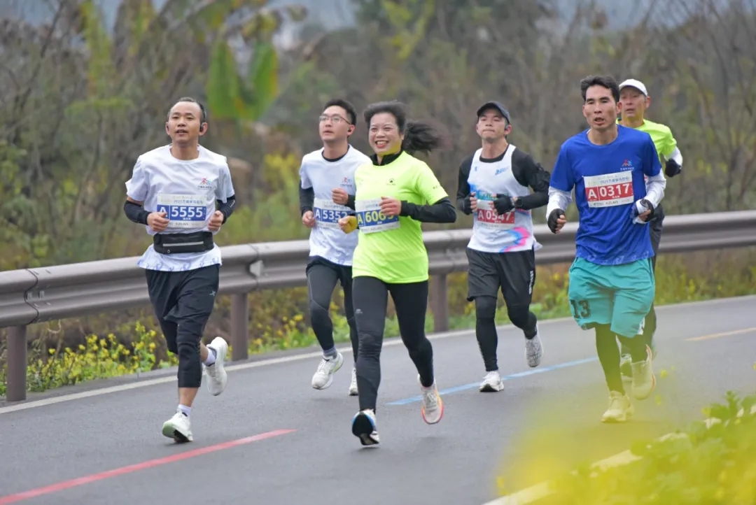 万马智慧开跑：1.2万名选手寻梦喀斯特 共赴春之约(图7)