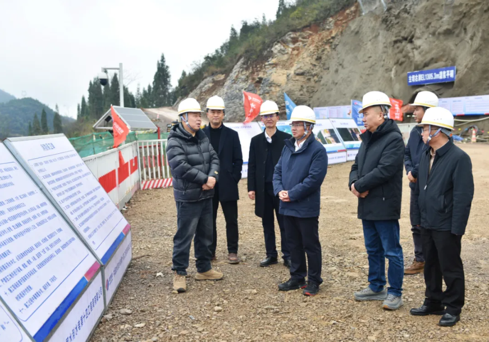 顾先林到高卡水库调研项目建设、安全生产等工作(图2)
