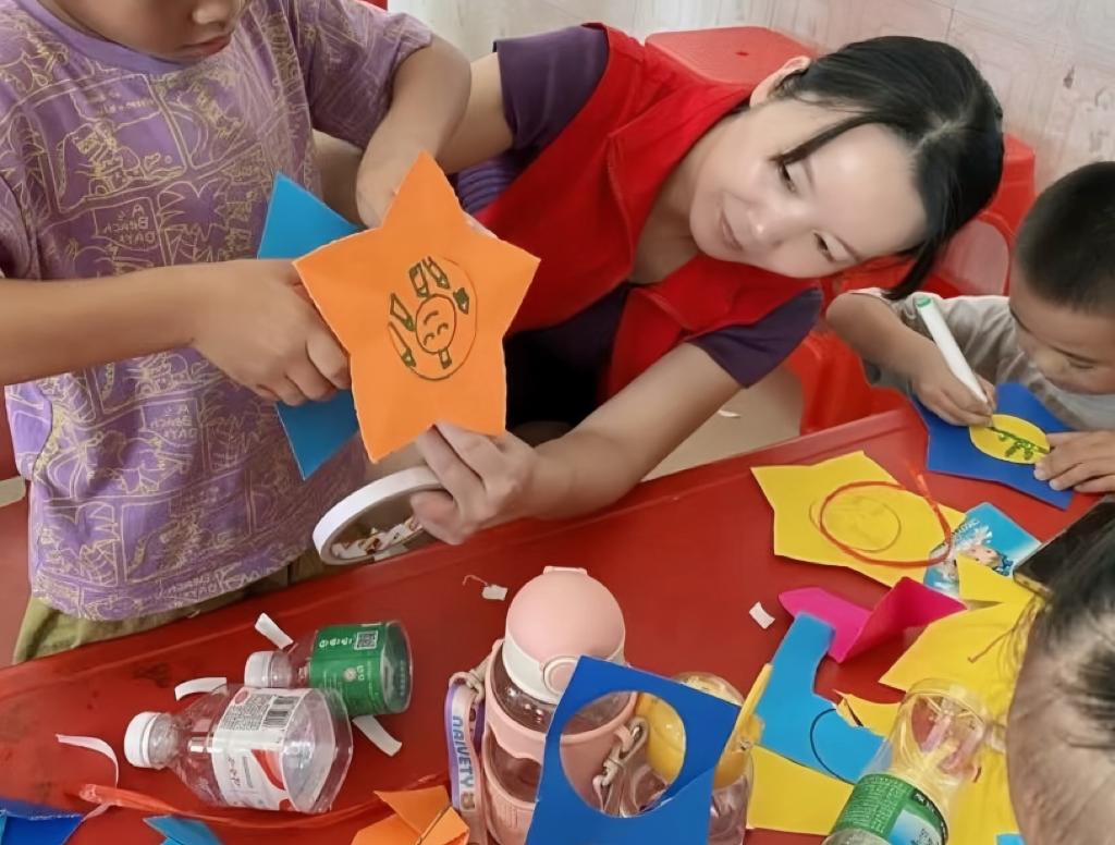 会外看会｜政府工作报告关于孩子的这些内容，“暖心又治愈！”(图2)