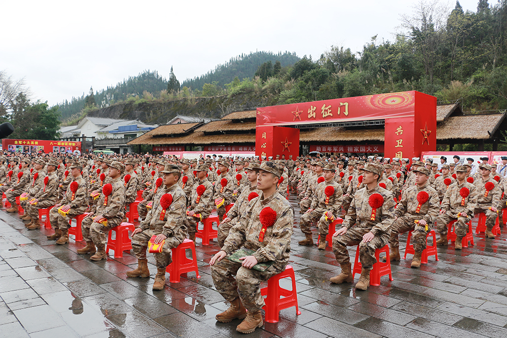 兴义市2025年上半年新兵欢送仪式举行(图2)